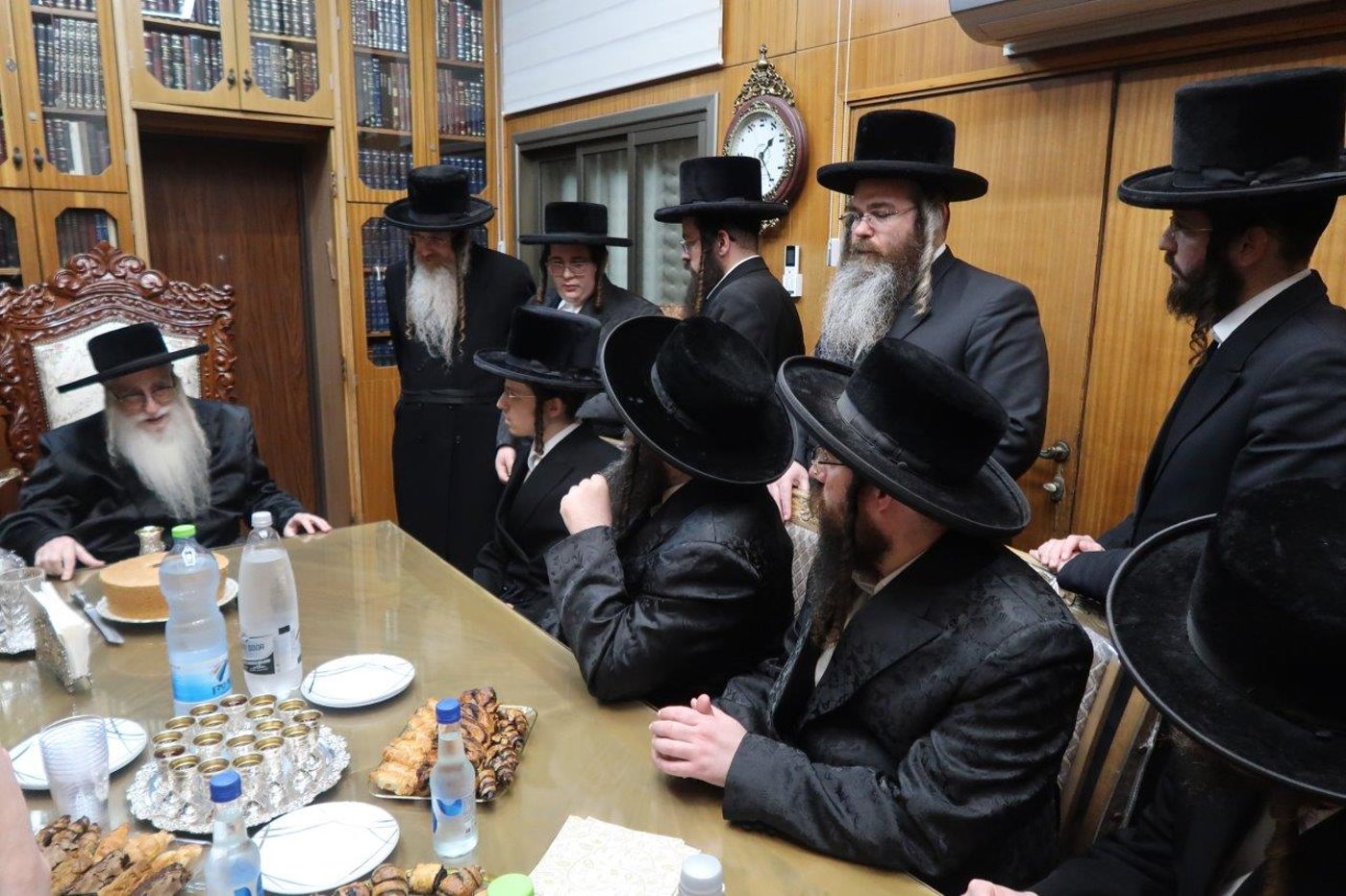 שמחת אירוסי נכדת האדמו"ר מצאנז