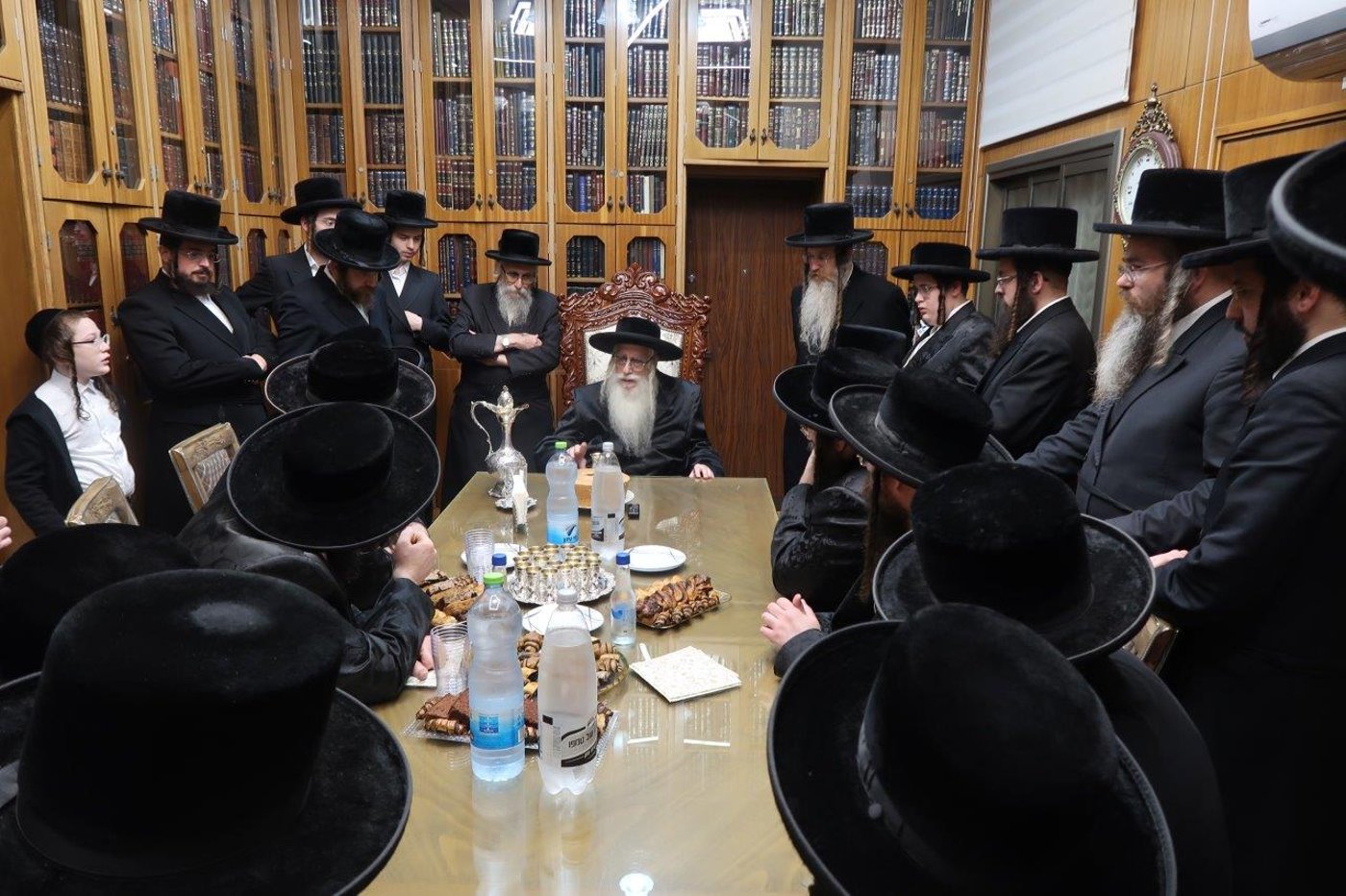 שמחת אירוסי נכדת האדמו"ר מצאנז