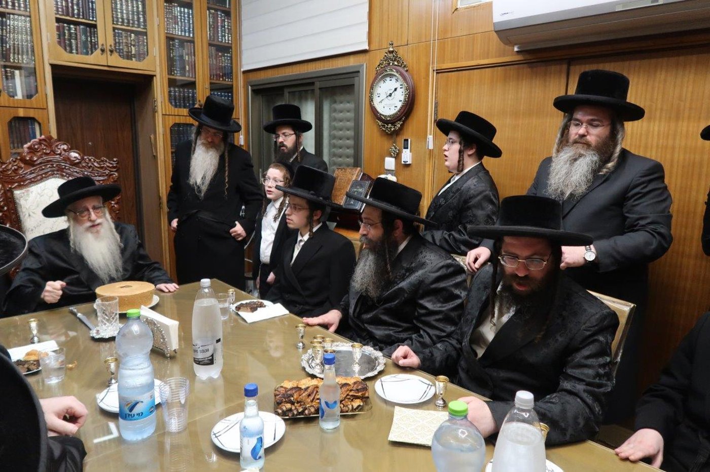 שמחת אירוסי נכדת האדמו"ר מצאנז