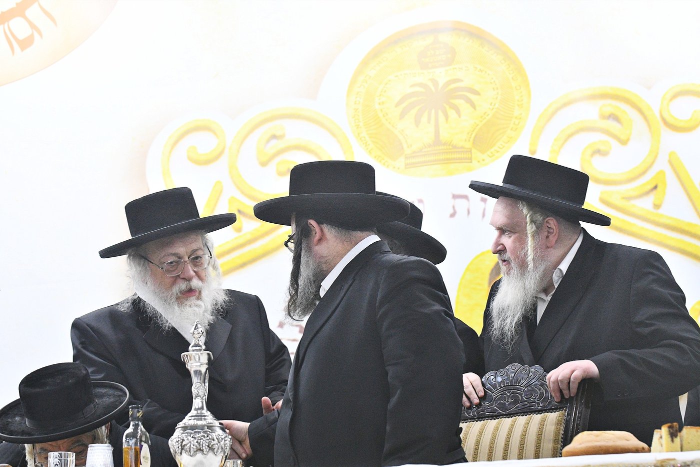 הגה"צ רבי משה קאהן במסיבת כ"א כסלו בסאטמר ירושלים