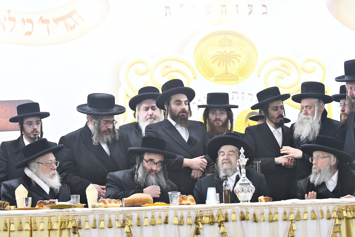 הגה"צ רבי יעקב מאיר שכטר במסיבת כ"א כסלו בסאטמר ירושלים