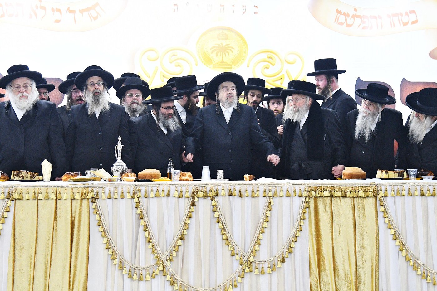 הגה"צ רבי יעקב מאיר שכטר במסיבת כ"א כסלו בסאטמר ירושלים