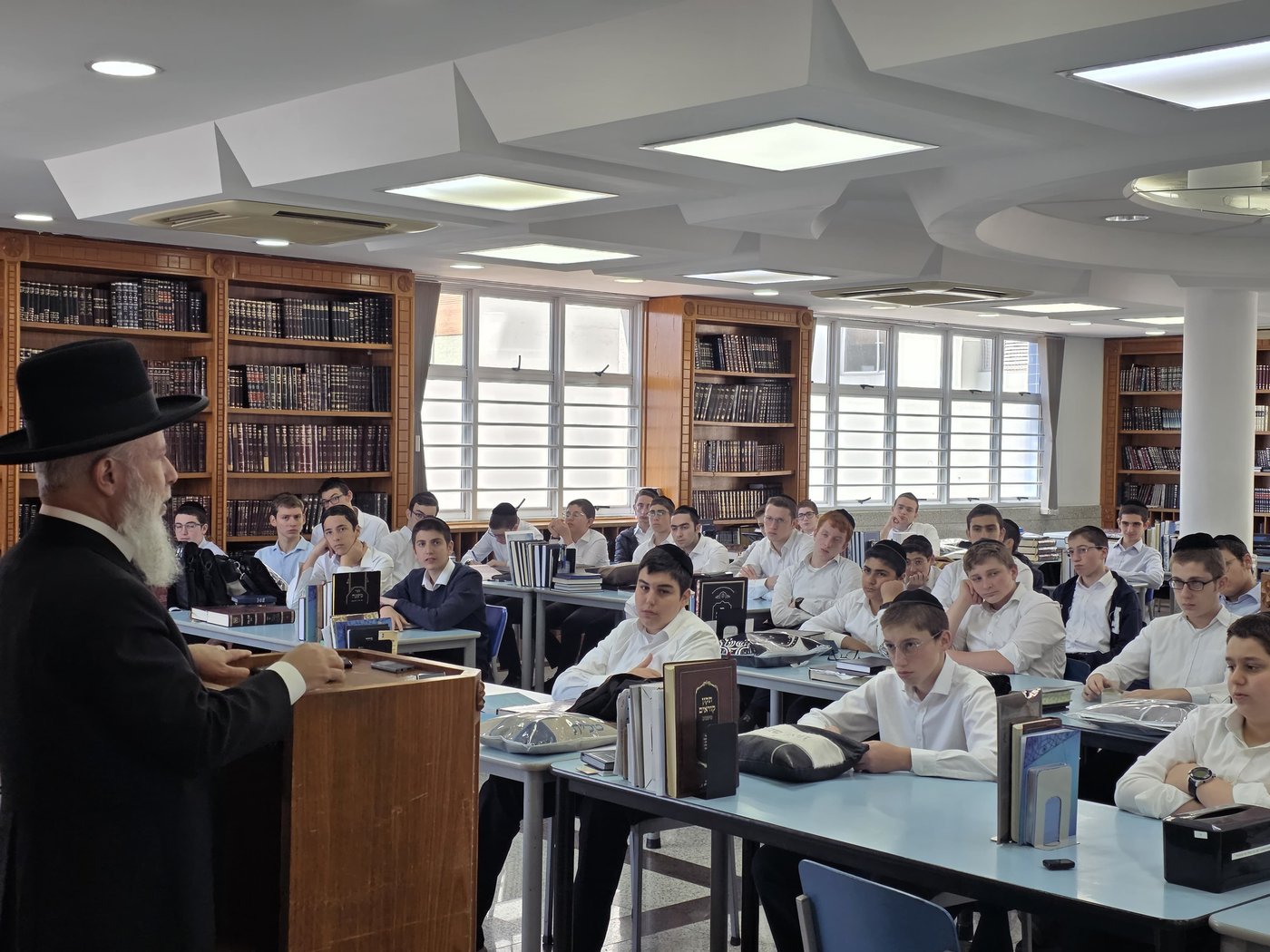 הגאון רבי זמיר כהן במסע חיזוק ברחבי ברזיל וארה"ב