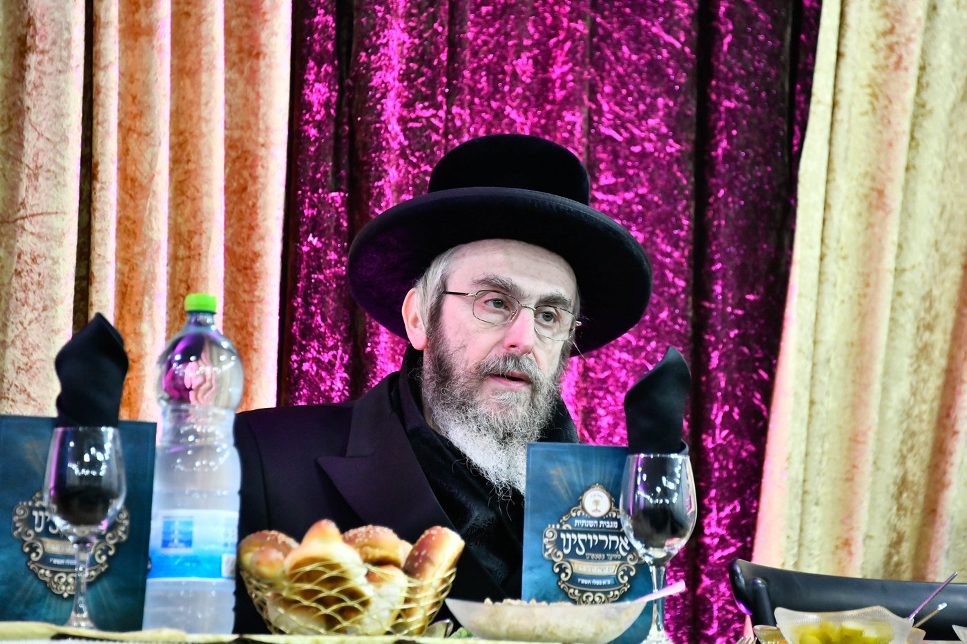 הגה"צ רבי שלום אהרן אשכנזי בכ"א כסלו בסאטמר ב"ב