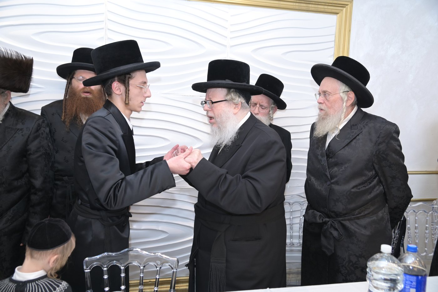 שמחת האירוסין בחצרות וואסלוי - אנטניא - קוז'ניץ