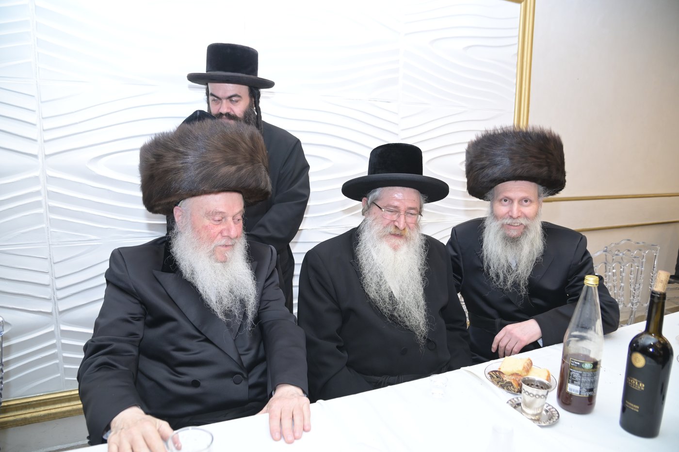 שמחת האירוסין בחצרות וואסלוי - אנטניא - קוז'ניץ