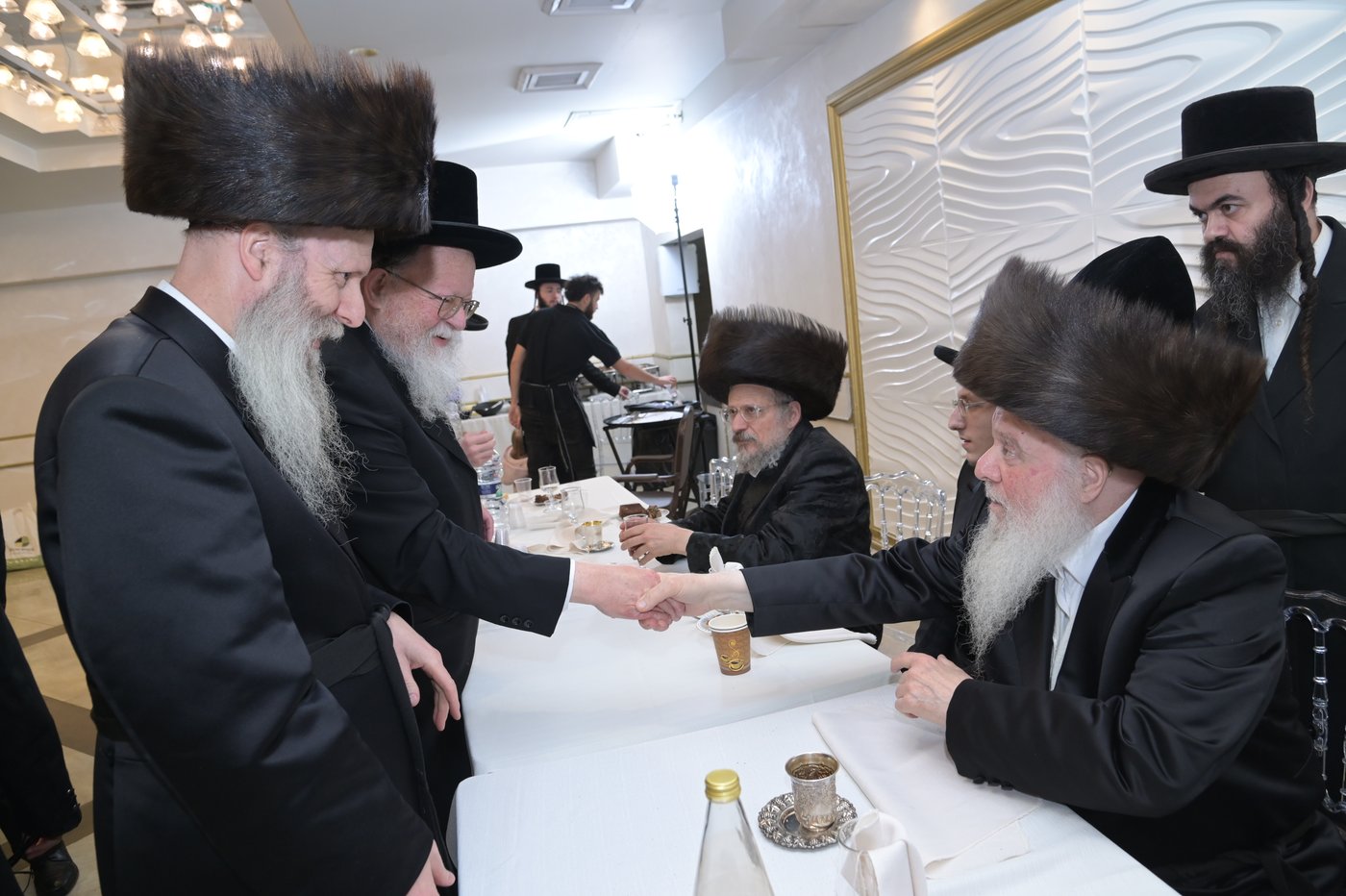 שמחת האירוסין בחצרות וואסלוי - אנטניא - קוז'ניץ