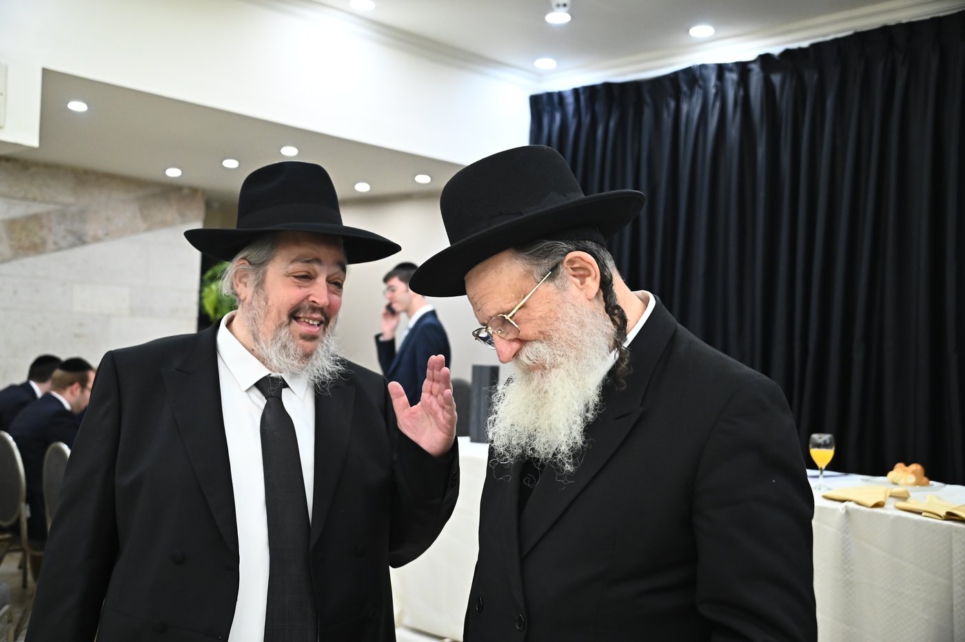 שמחת נישואי בנו של הרב יצחק קורלנסקי עם נכדת רבי שריאל רוזנברג