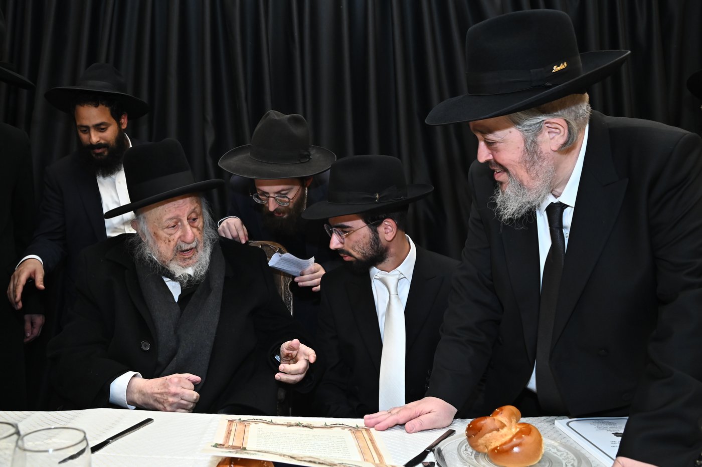 שמחת נישואי בנו של הרב יצחק קורלנסקי עם נכדת רבי שריאל רוזנברג