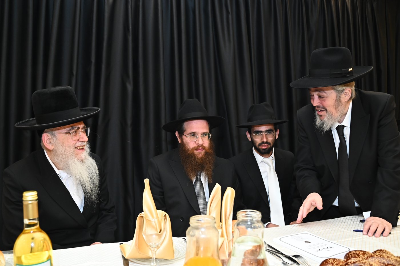 שמחת נישואי בנו של הרב יצחק קורלנסקי עם נכדת רבי שריאל רוזנברג