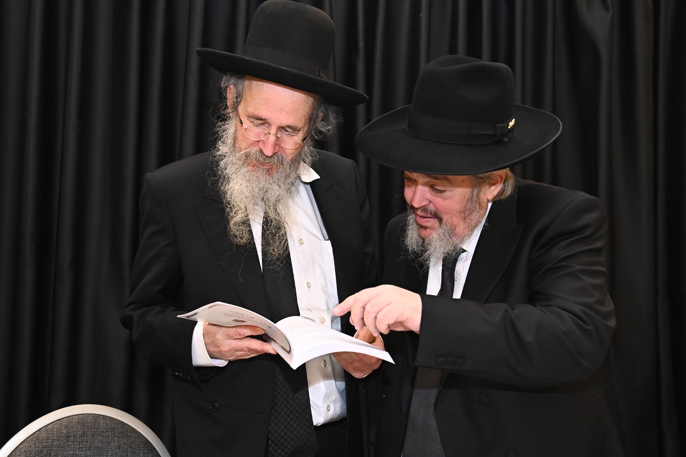 שמחת נישואי בנו של הרב יצחק קורלנסקי עם נכדת רבי שריאל רוזנברג