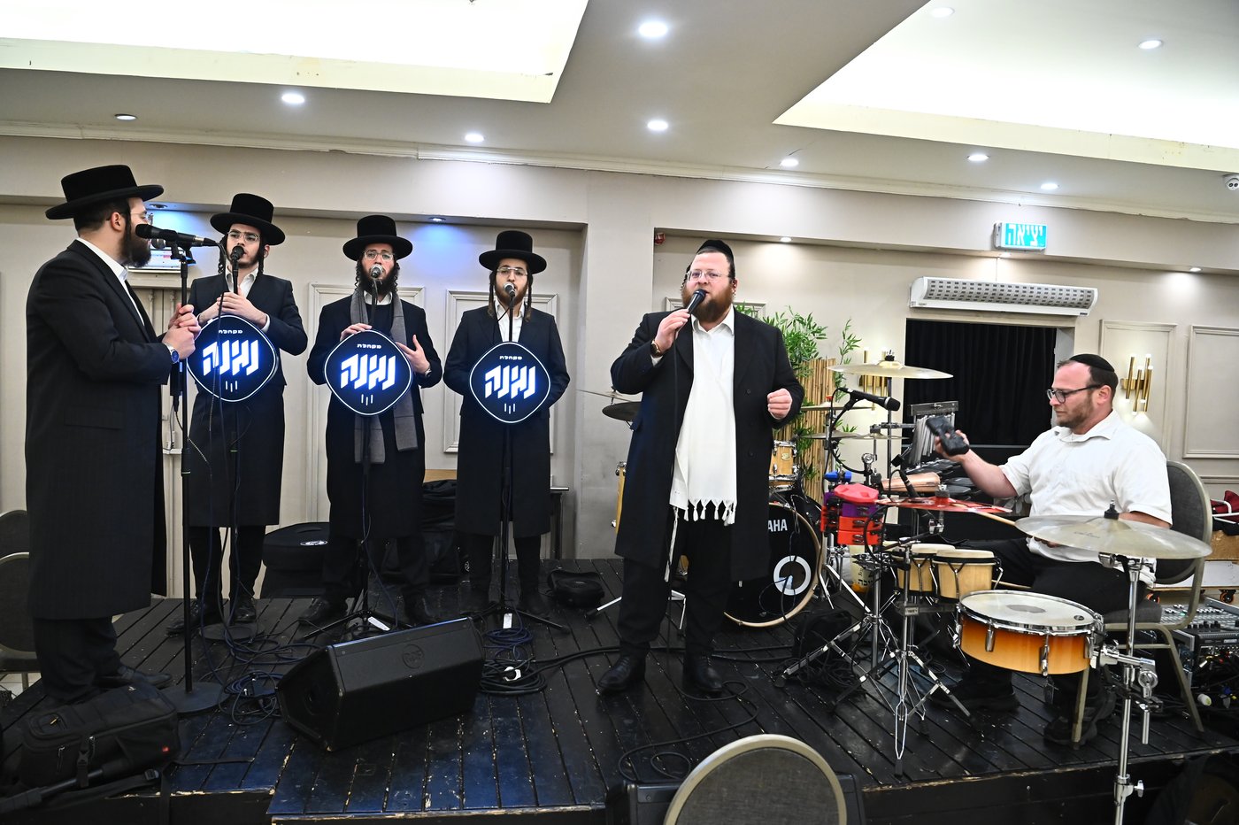 שמחת נישואי בנו של הרב יצחק קורלנסקי עם נכדת רבי שריאל רוזנברג