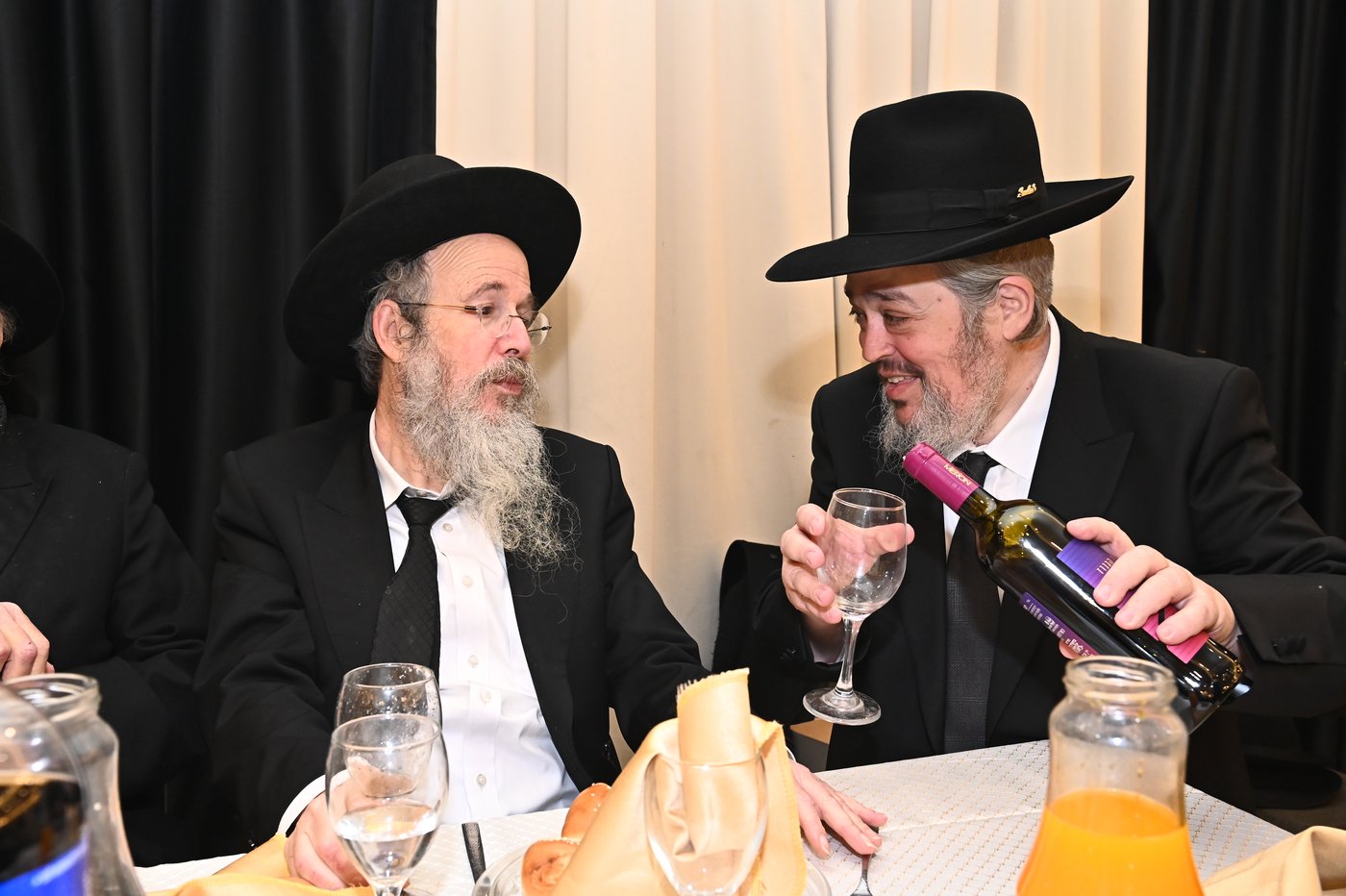 שמחת נישואי בנו של הרב יצחק קורלנסקי עם נכדת רבי שריאל רוזנברג