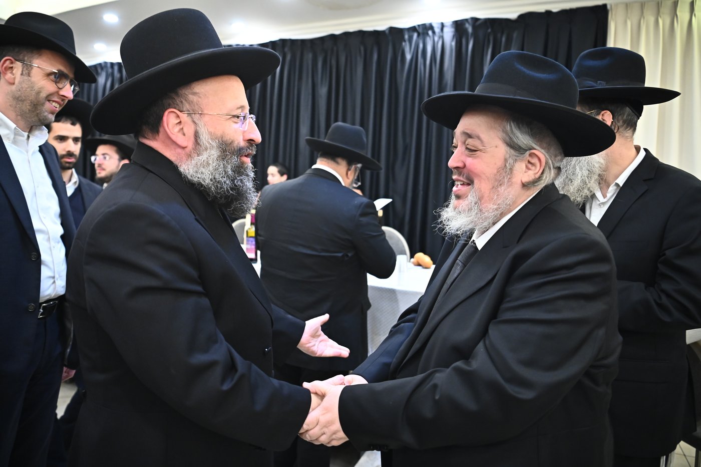 שמחת נישואי בנו של הרב יצחק קורלנסקי עם נכדת רבי שריאל רוזנברג