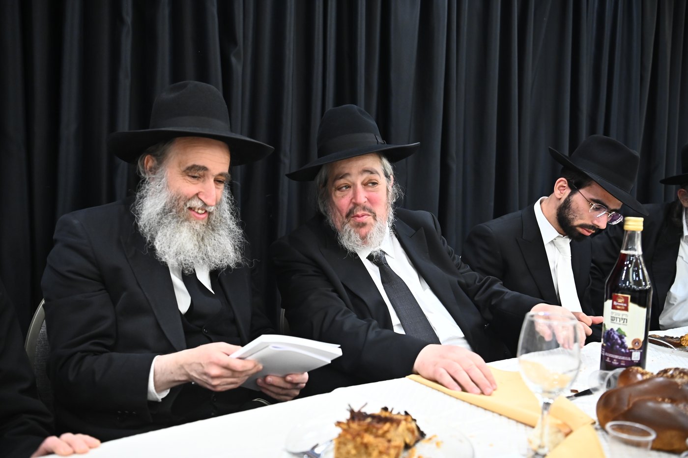 שמחת נישואי בנו של הרב יצחק קורלנסקי עם נכדת רבי שריאל רוזנברג