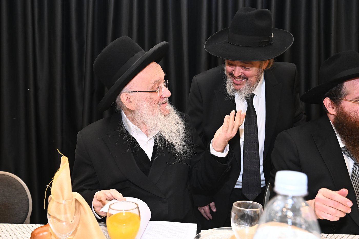 שמחת נישואי בנו של הרב יצחק קורלנסקי עם נכדת רבי שריאל רוזנברג