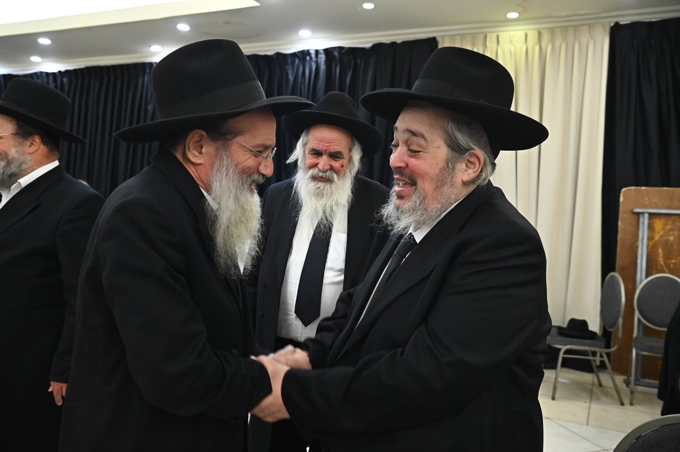 שמחת נישואי בנו של הרב יצחק קורלנסקי עם נכדת רבי שריאל רוזנברג