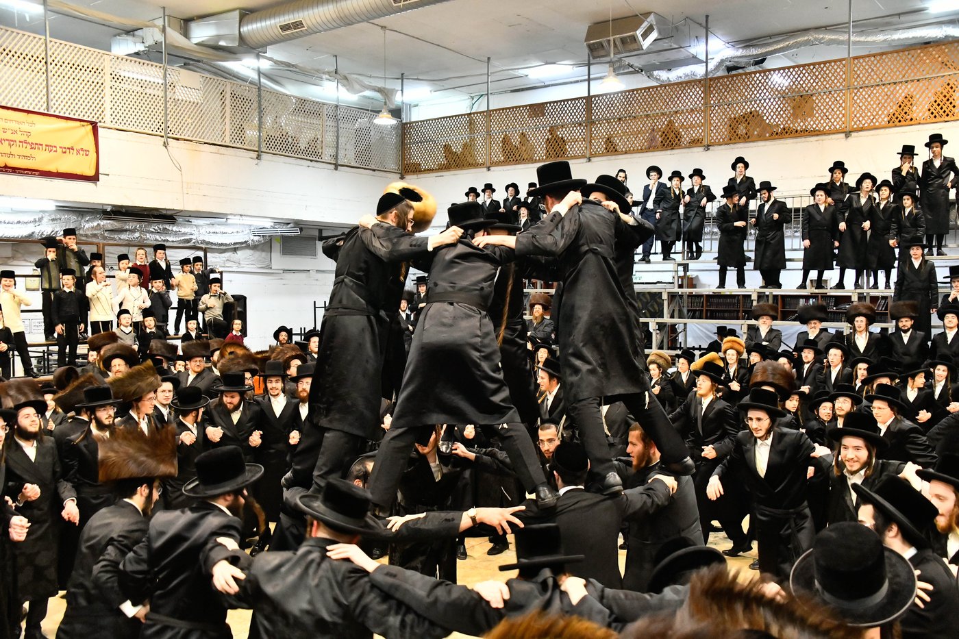 שמחת בית מכנובקא בעלזא - ערלוי - שידלובצא