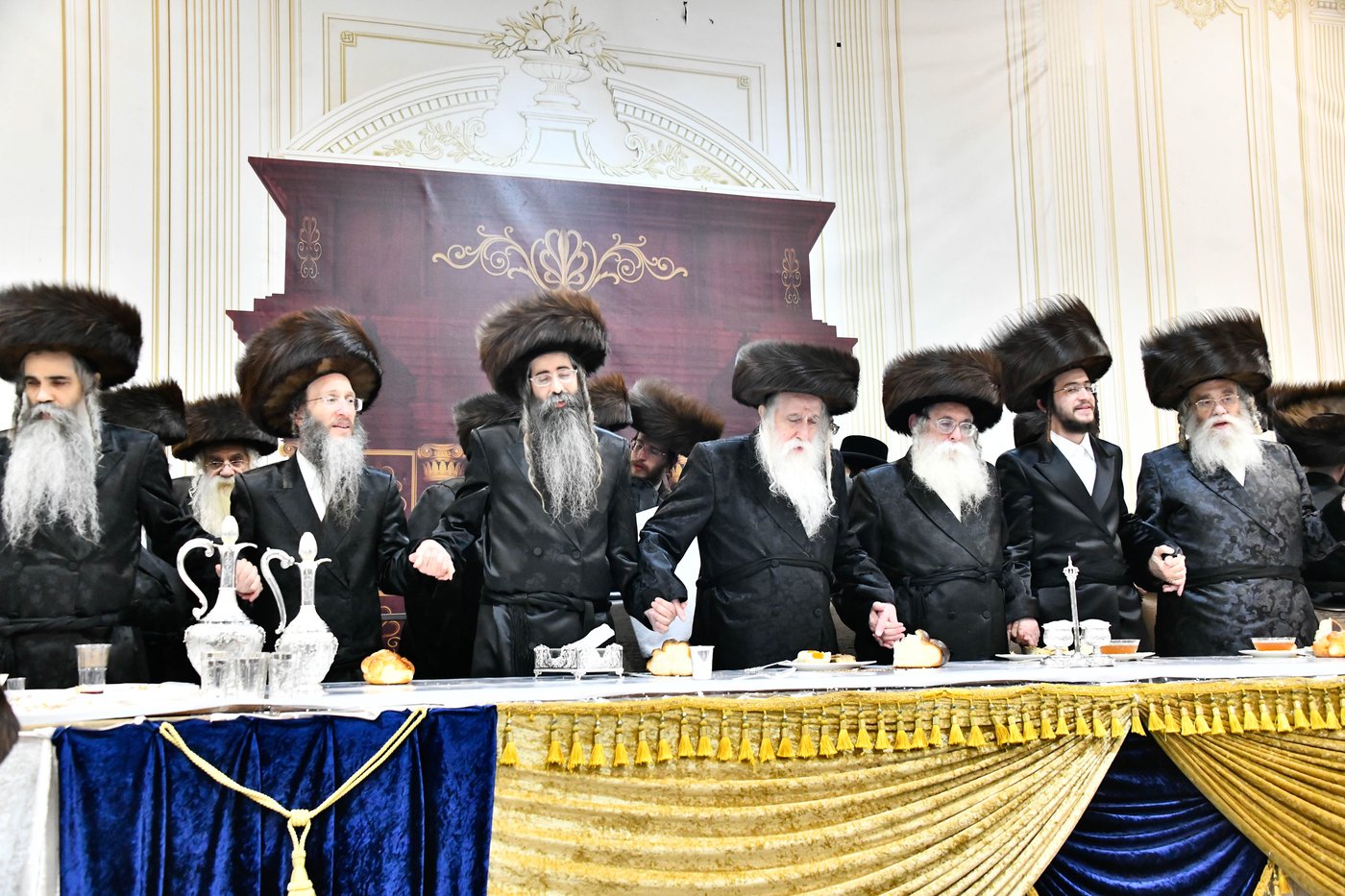 שמחת בית מכנובקא בעלזא - ערלוי - שידלובצא