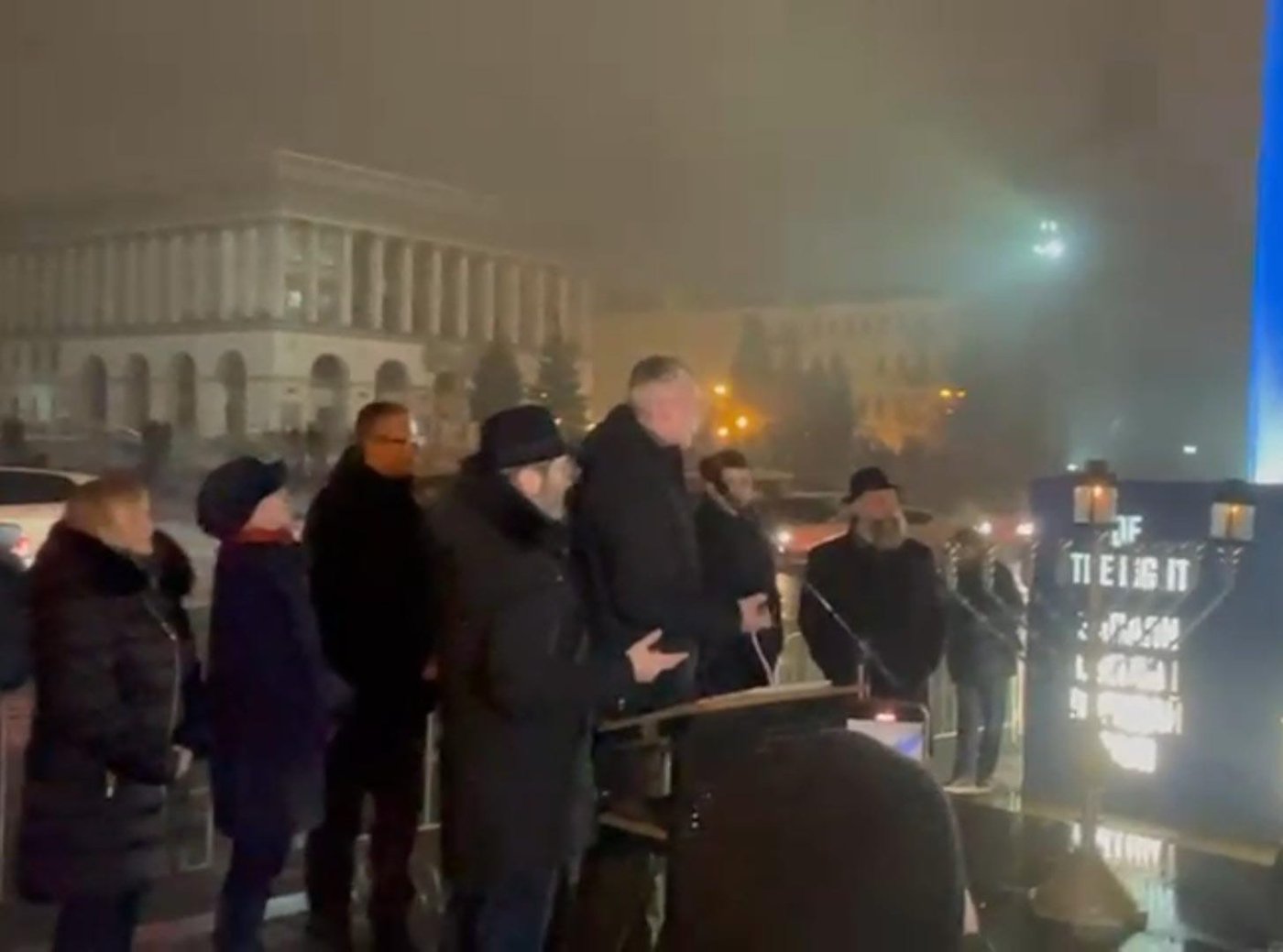 רוסיה ניסתה "להפיל" את חנוכיית הענק בקייב; הפרסום המתסיס ומה שקרה בפועל