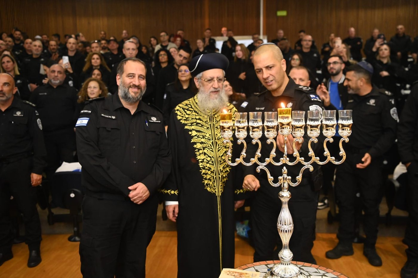 הראשון לציון בהדלקת נר בבתי הכלא