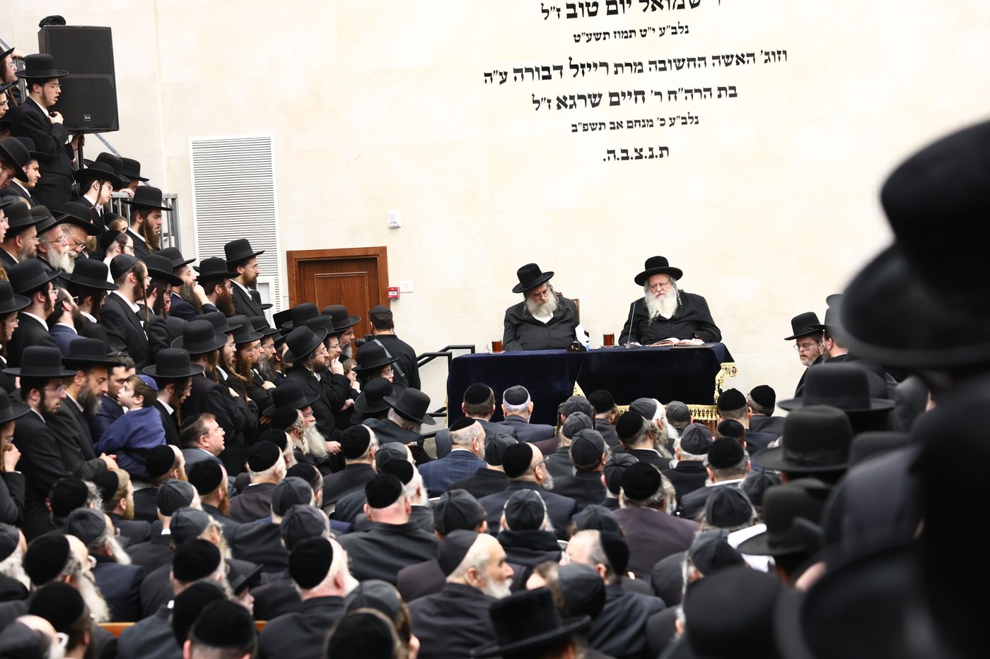 נר ראשון של חנוכה אצל הגר"ש אלתר