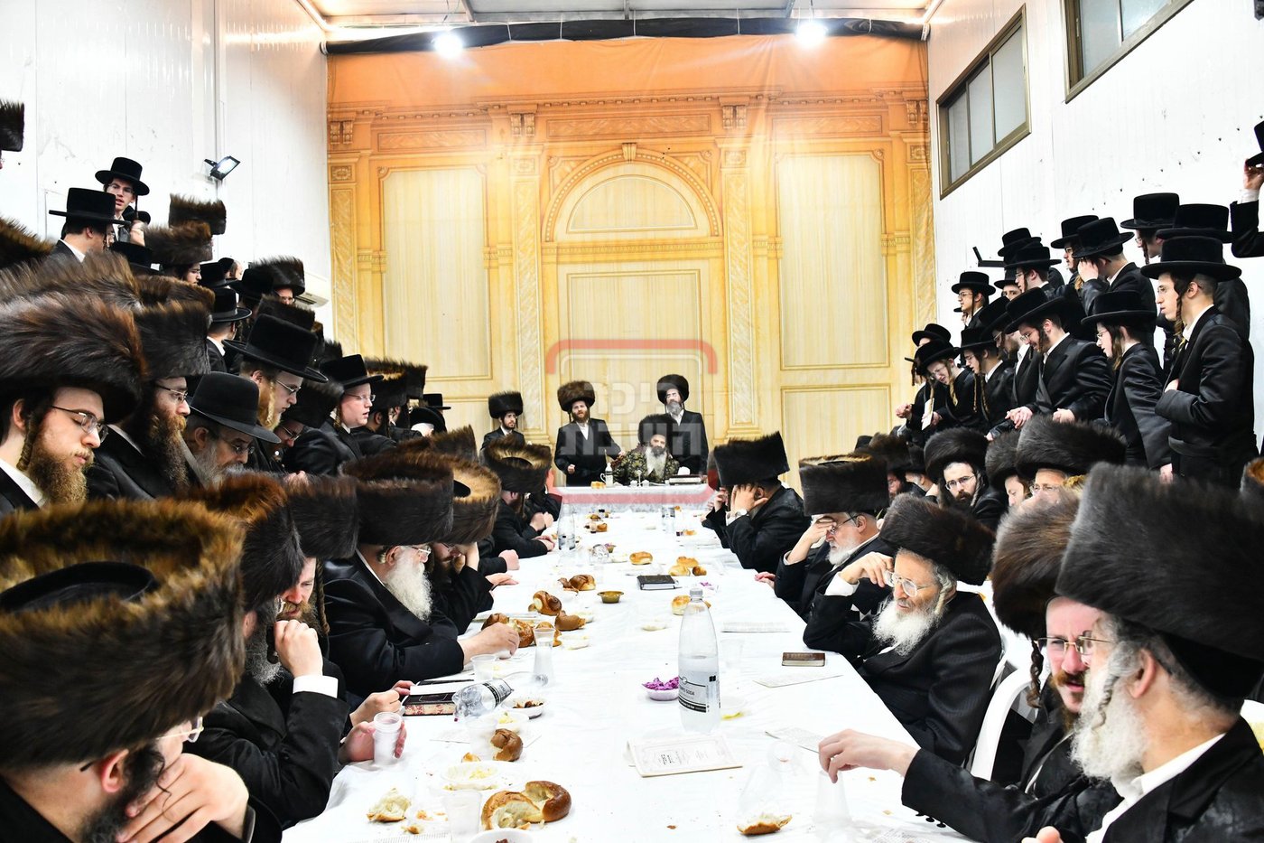 טיש יאר צייט בזוטשקא