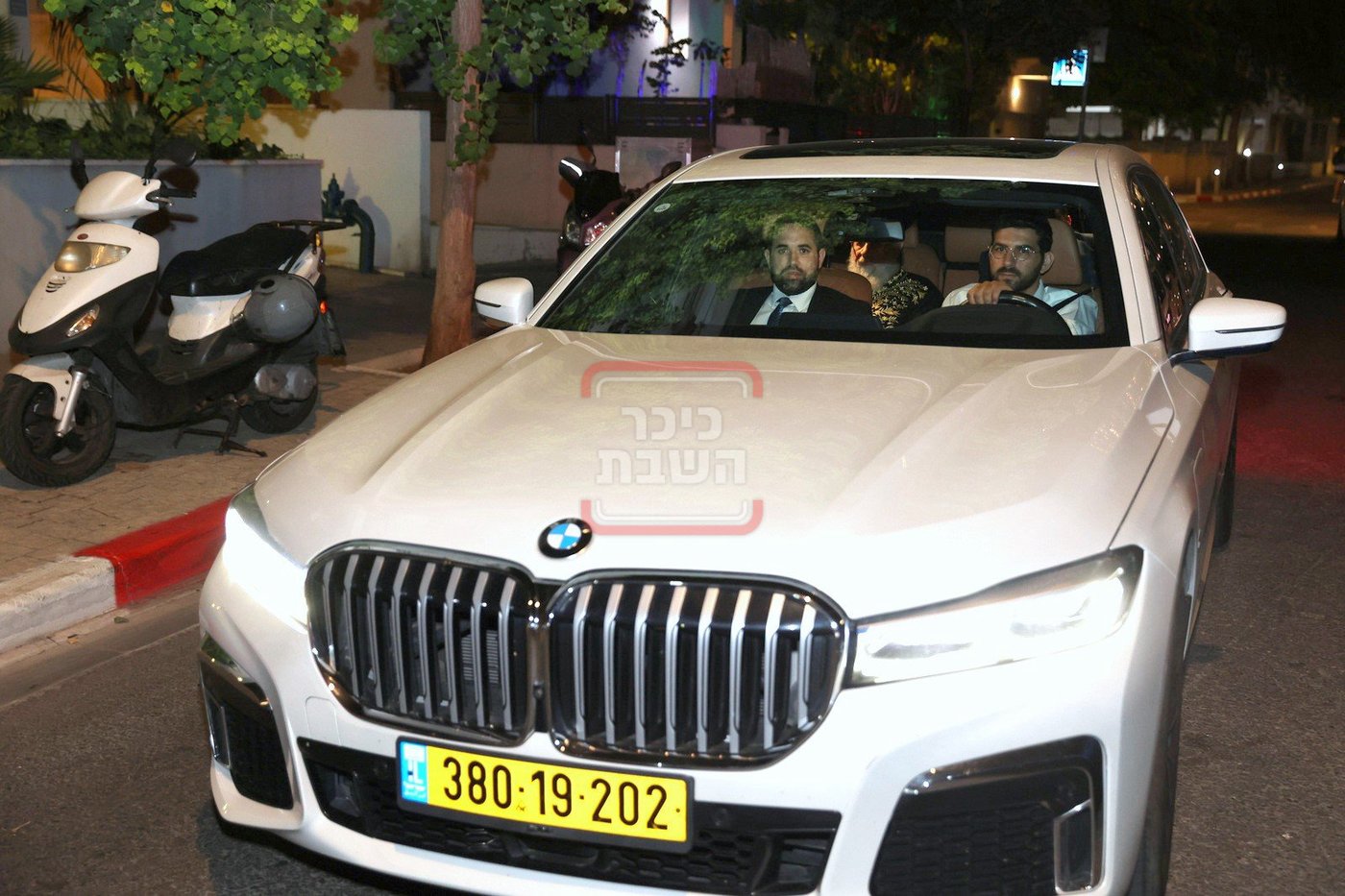 הראש"ל לילדי 'תל אביב': זכות לימוד התורה שלכם, תצילנו מאיראן