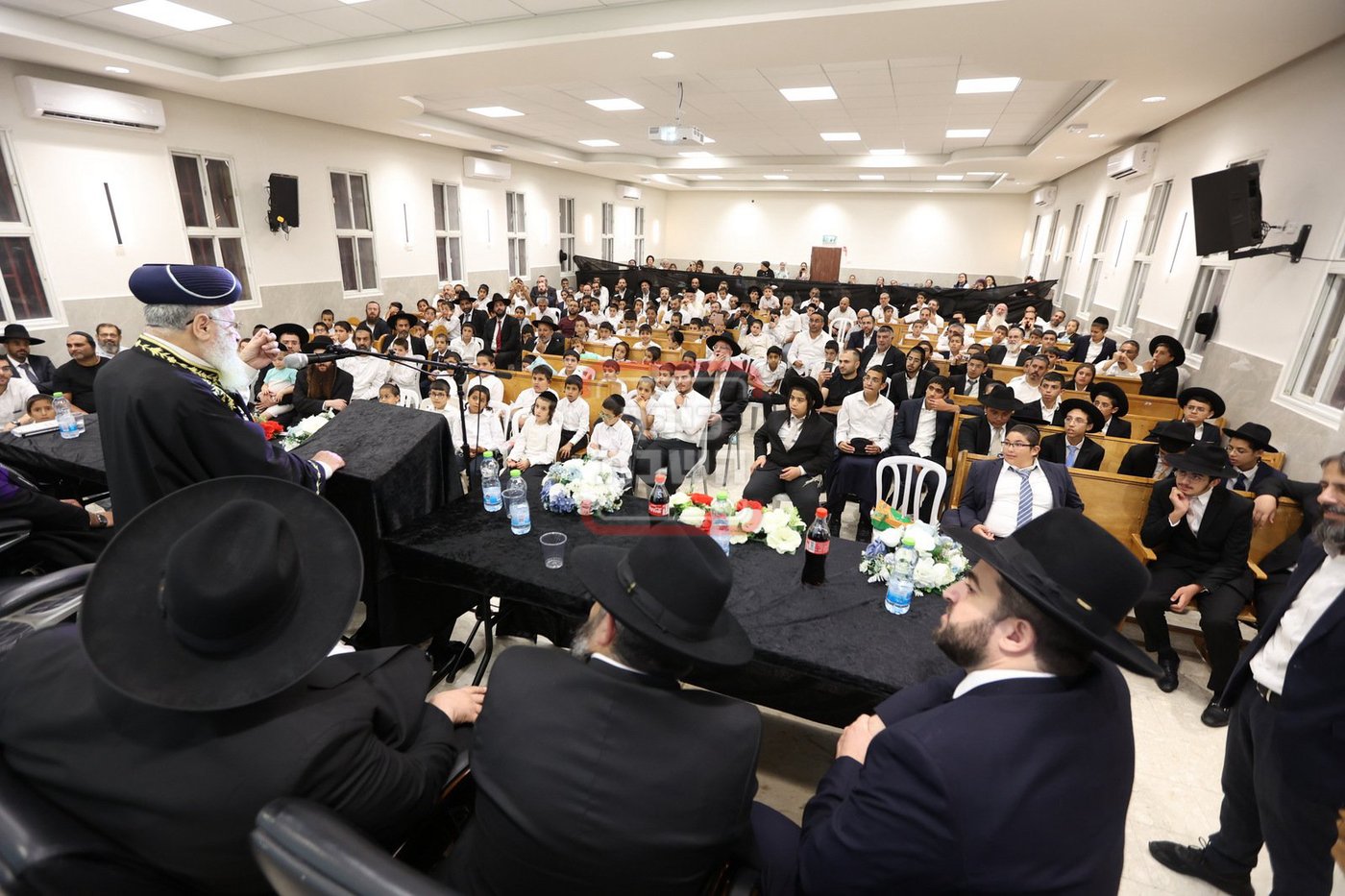 הראש"ל לילדי 'תל אביב': זכות לימוד התורה שלכם, תצילנו מאיראן