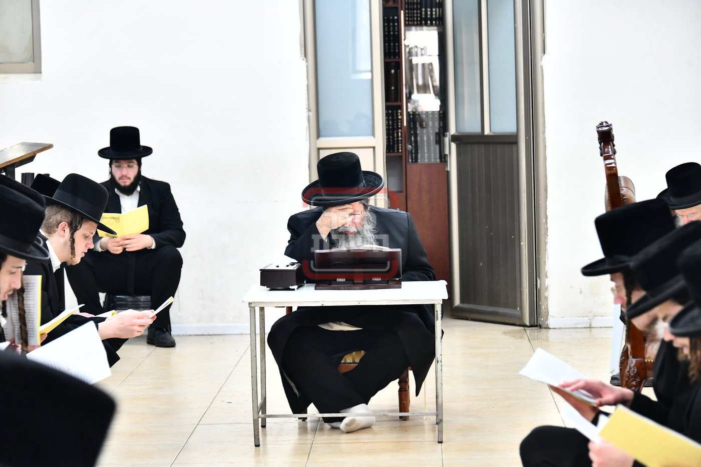 האדמו"ר משבט הלוי בתיקון חצות