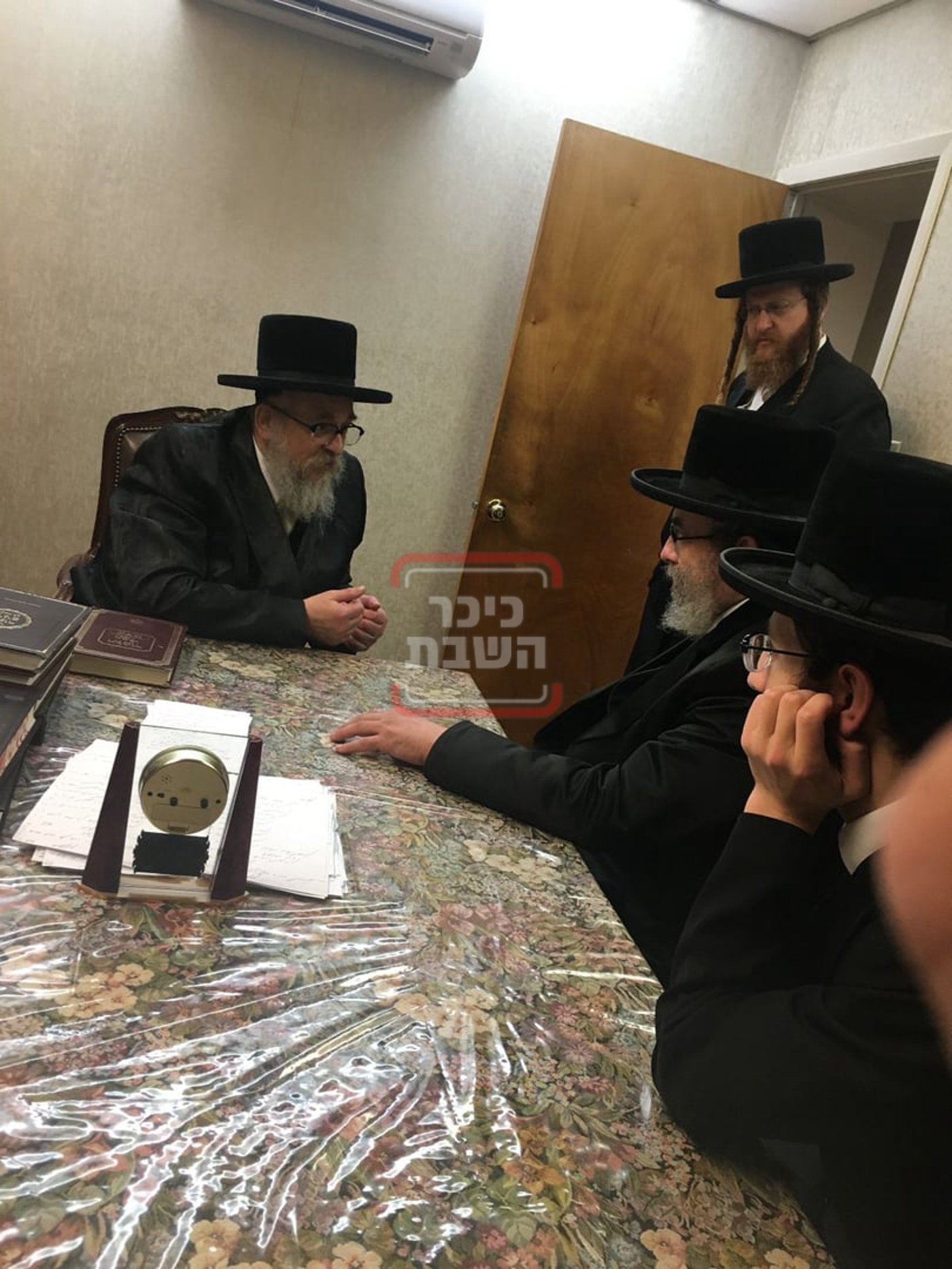 הרה"צ רבי יעקב יוסף טווערסקי מסקווירא, בבתי אדמור"י ארה"ב 