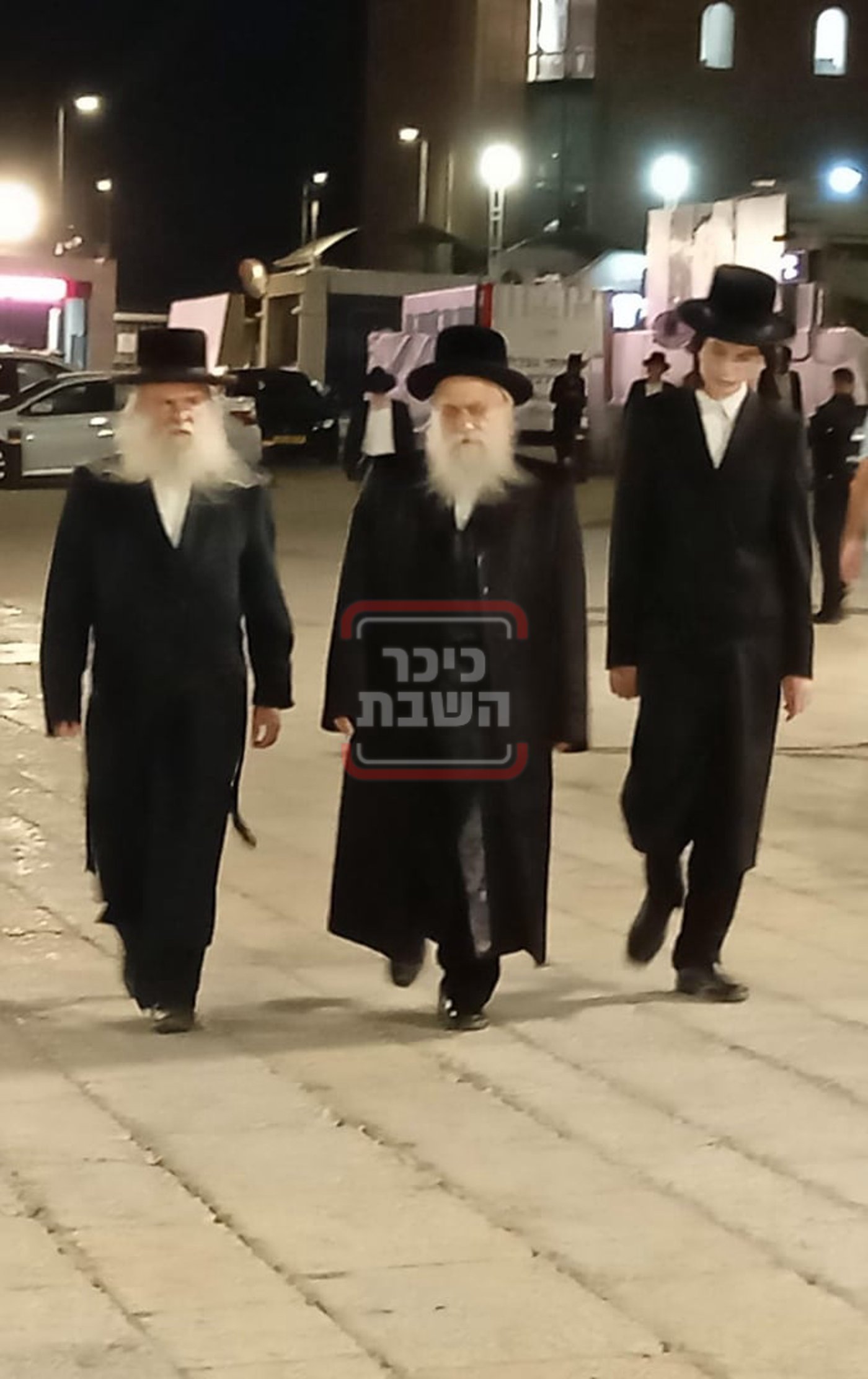 האדמו"ר מבוטשאן בכותל המערבי