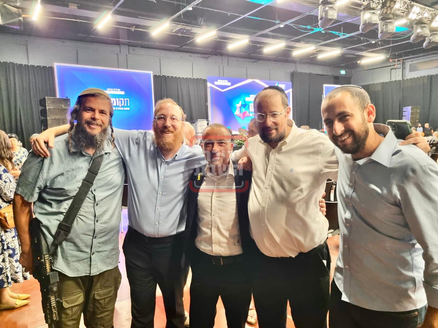 זופניק בכיכר • כל התמונות, הנייעס והחשיפות של השבוע