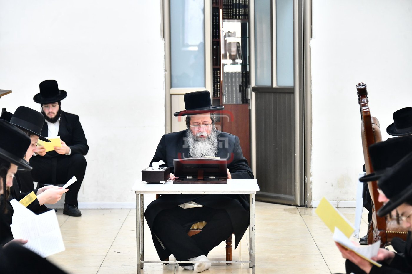 האדמו"ר משבט הלוי בתיקון חצות