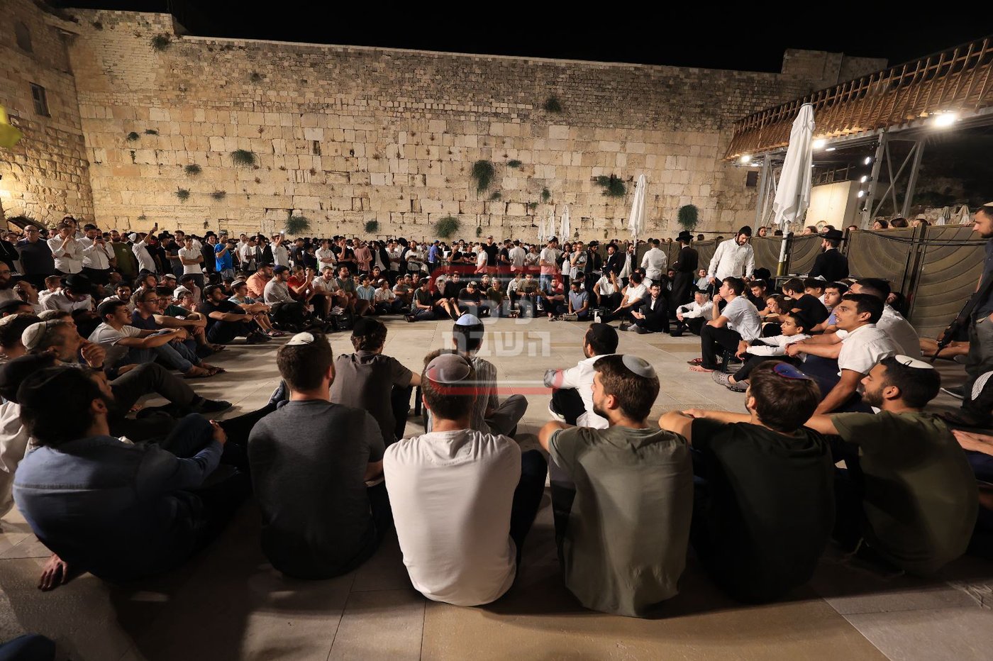 תשעה באב בכותל המערבי בשנים עברו