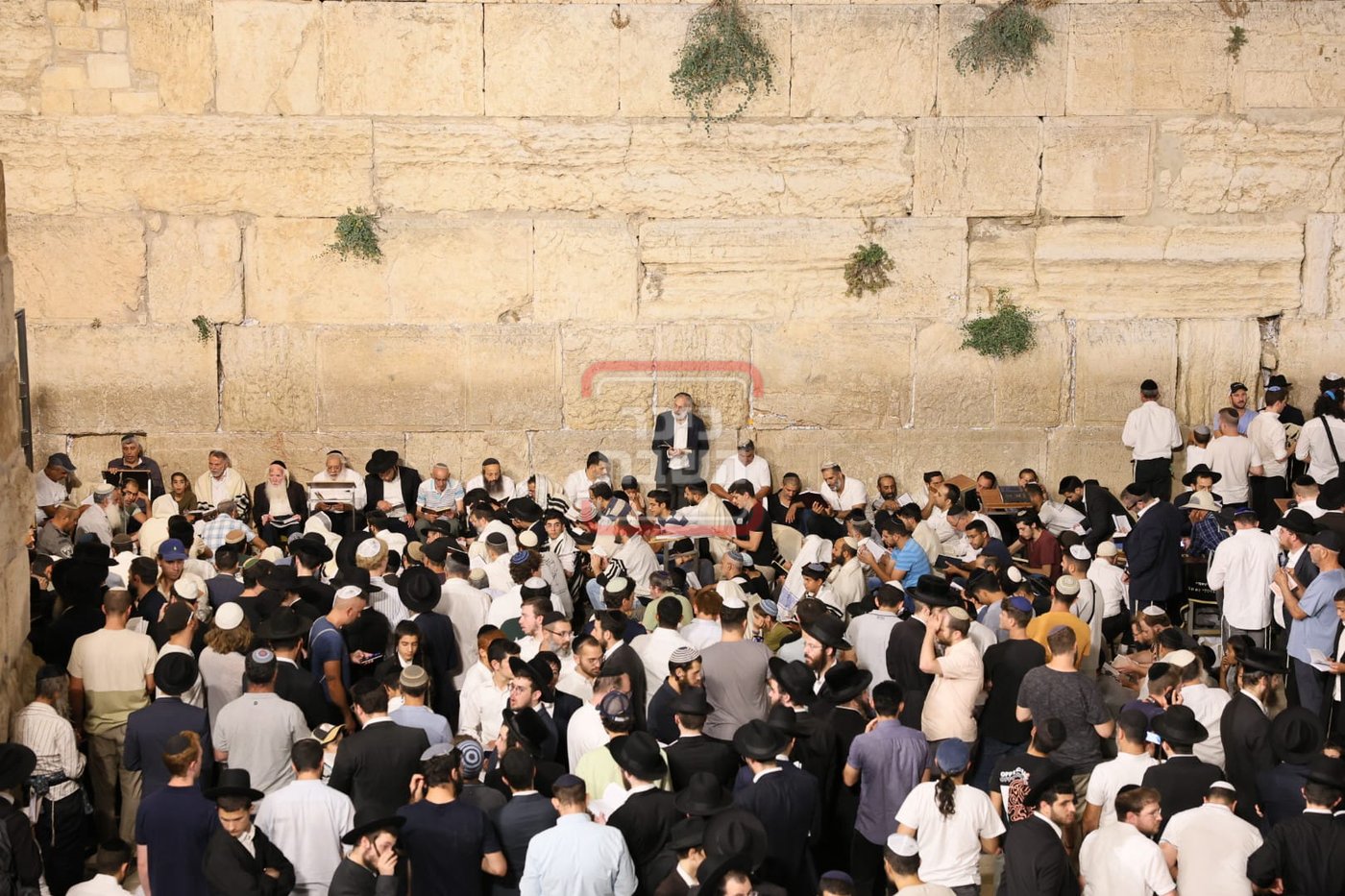 תשעה באב בכותל המערבי בשנים עברו