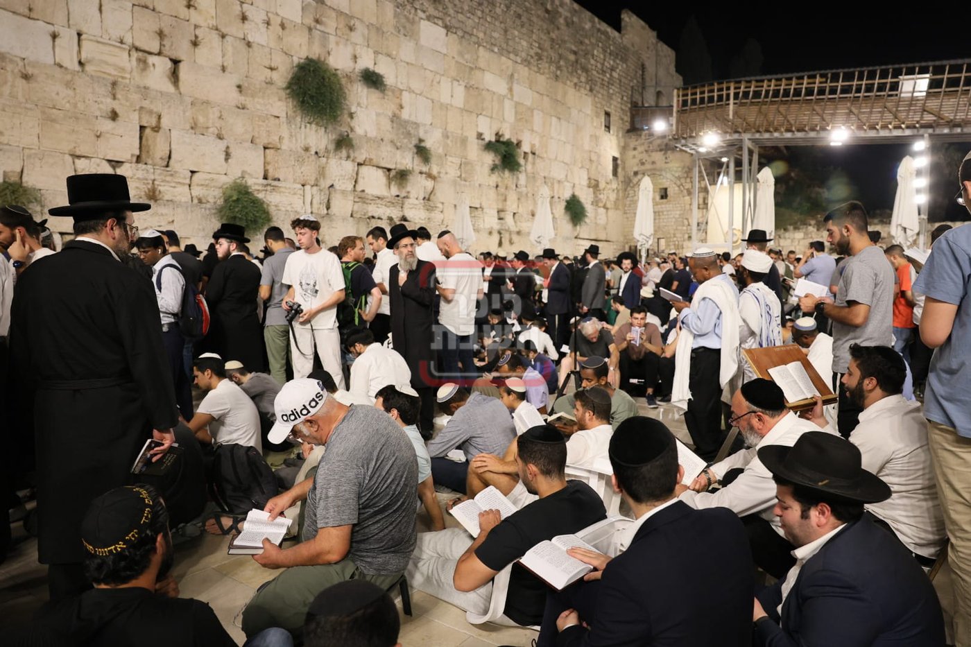 תשעה באב בכותל המערבי בשנים עברו