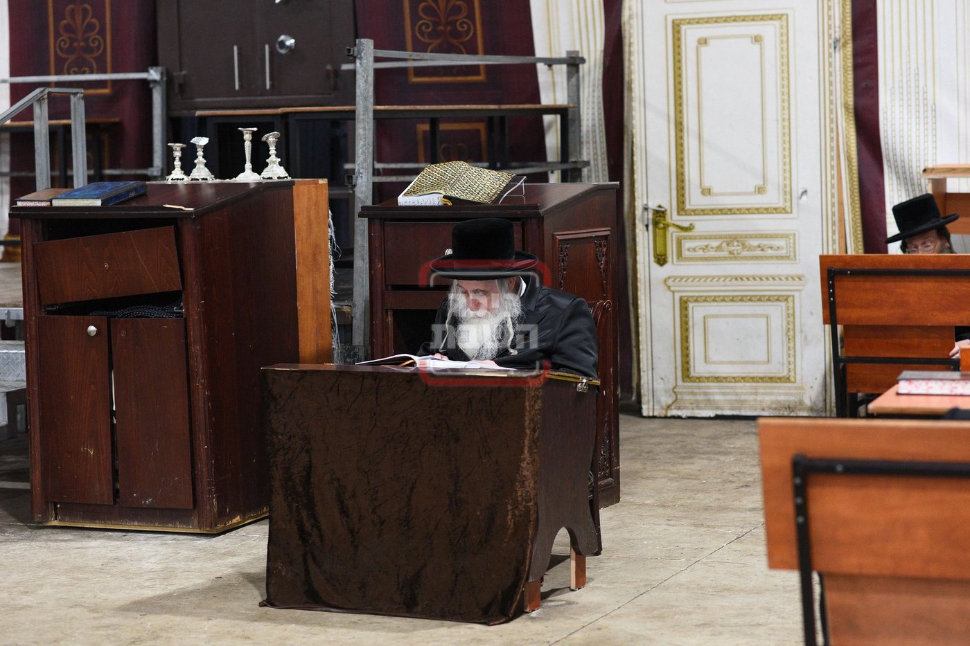 תשעה באב בחצה"ק מכנובקא בעלזא 