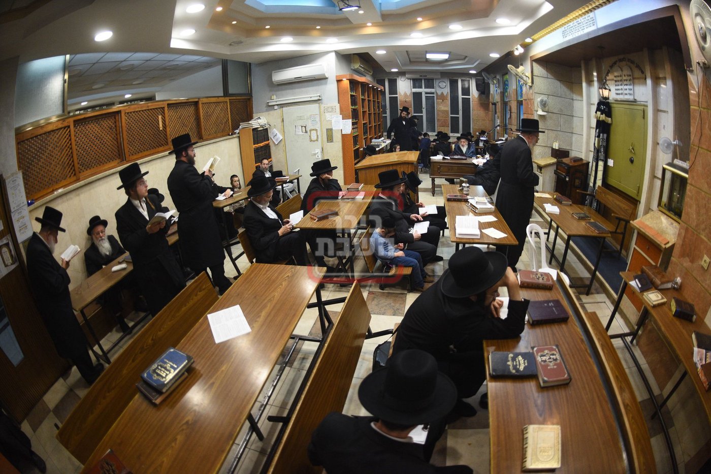 תשעה באב בחצה"ק נאראל 