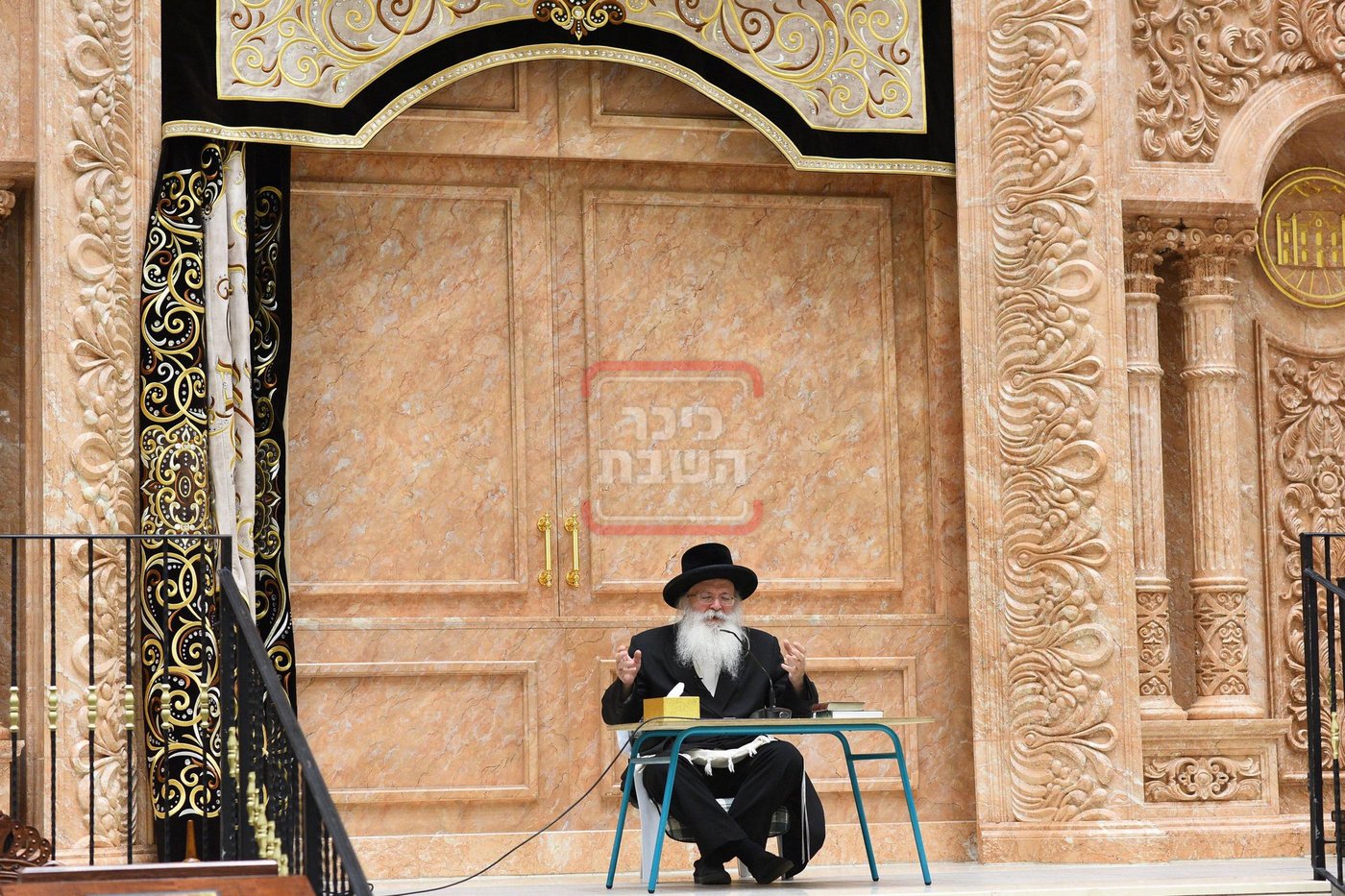 הגה"צ רבי אהרן טוסיג בהספד 'תשעה באב' בחצה"ק ויז'ניץ