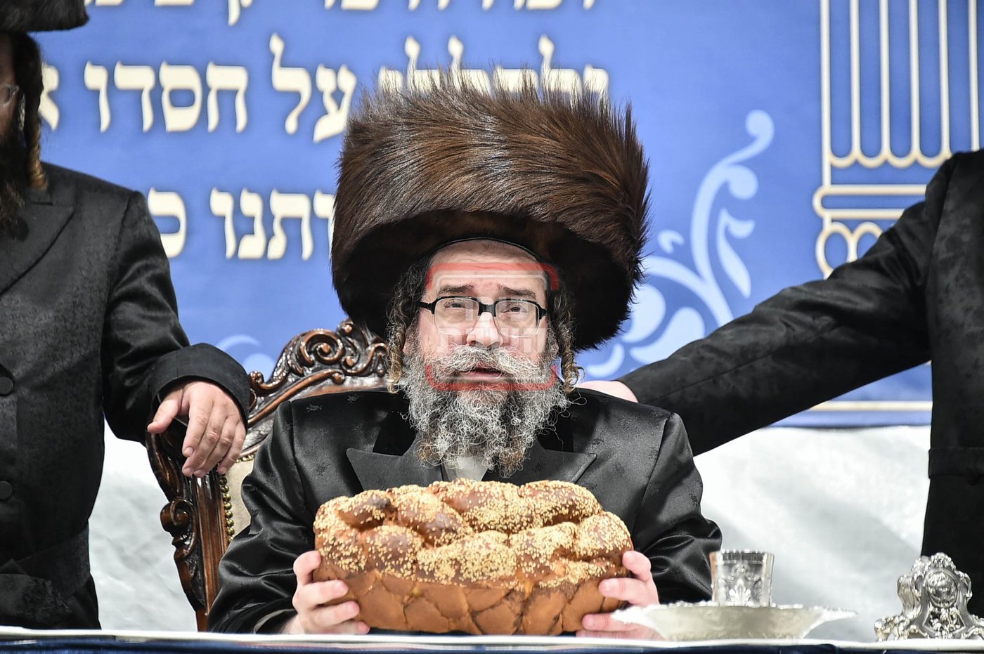 מוצאי שבת נחמו בחצה"ק סקולען ירושלים