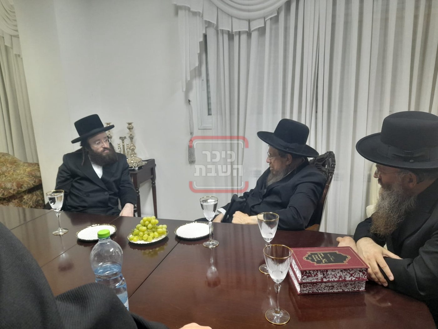 הגר"מ נחשוני אצל האדמו"ר מקאסוב 
