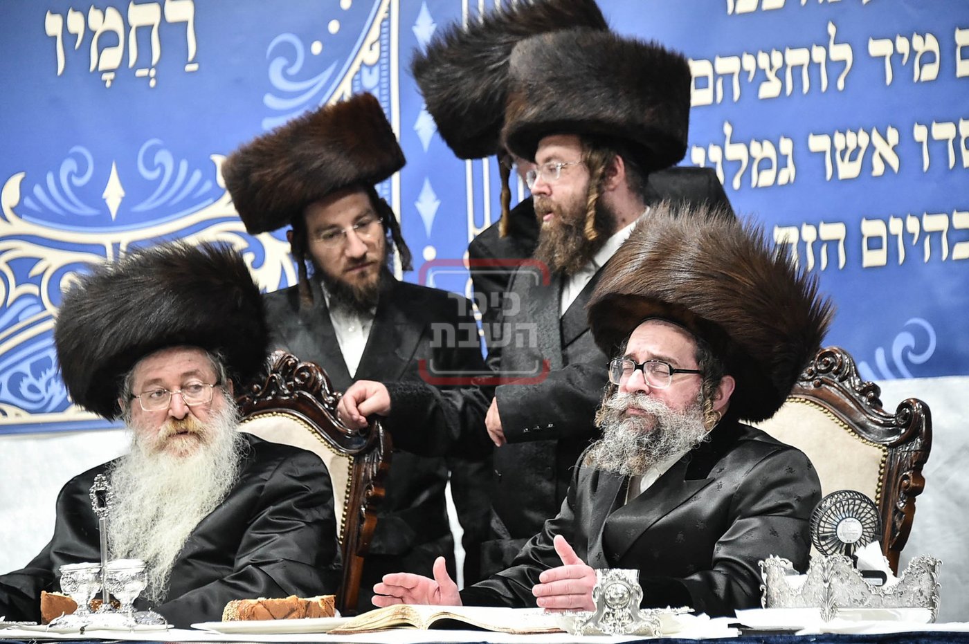מוצאי שבת נחמו בחצה"ק סקולען ירושלים