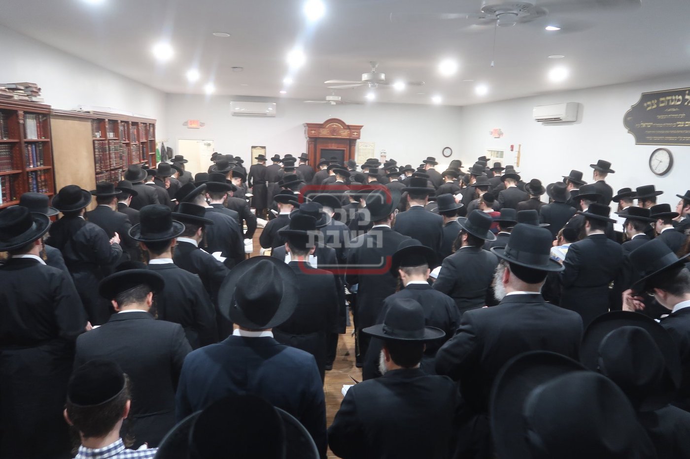 תשעה באב בחצה"ק סאטמר 