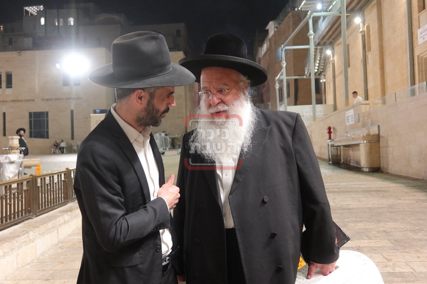 אדמורי"ם ורבנים בכותל המערבי