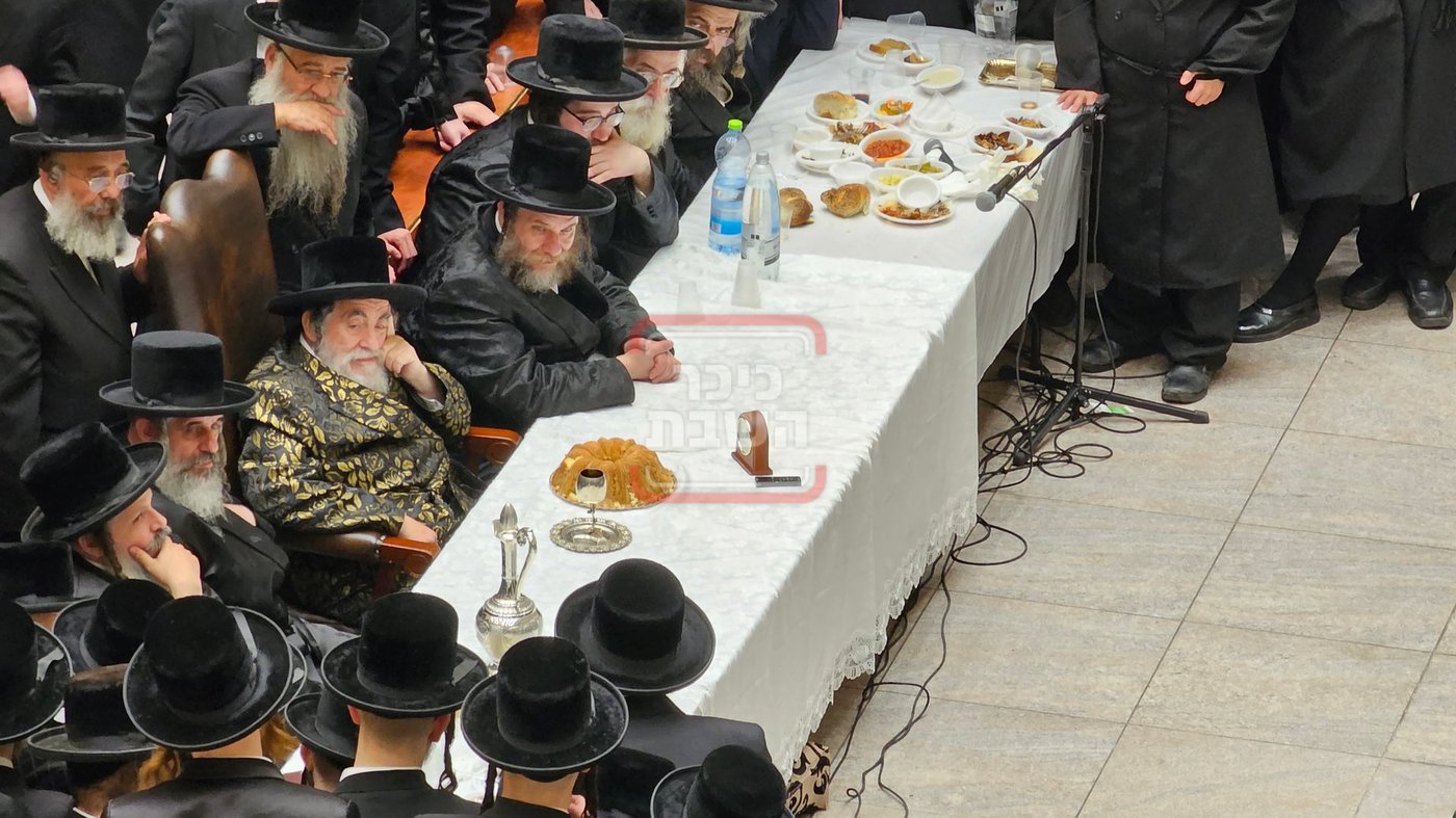 האדמו"ר מויז'ניץ בטיש הילולת בעל ה'דמשק אליעזר'