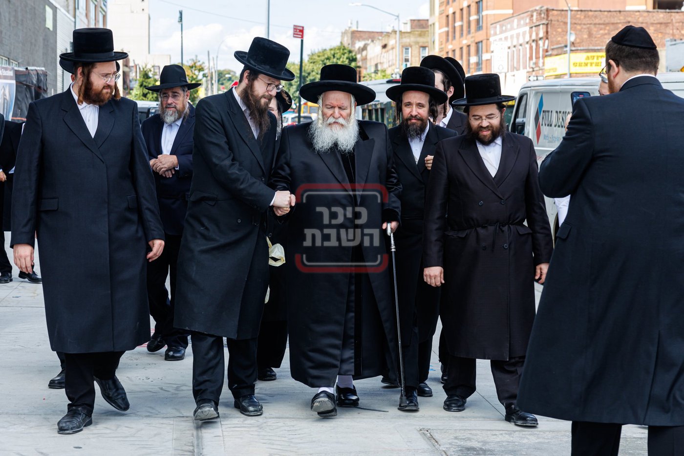 מעמד קביעת מזוזות באולם 'אהלי פרידא' ד'באבוב בב"פ 