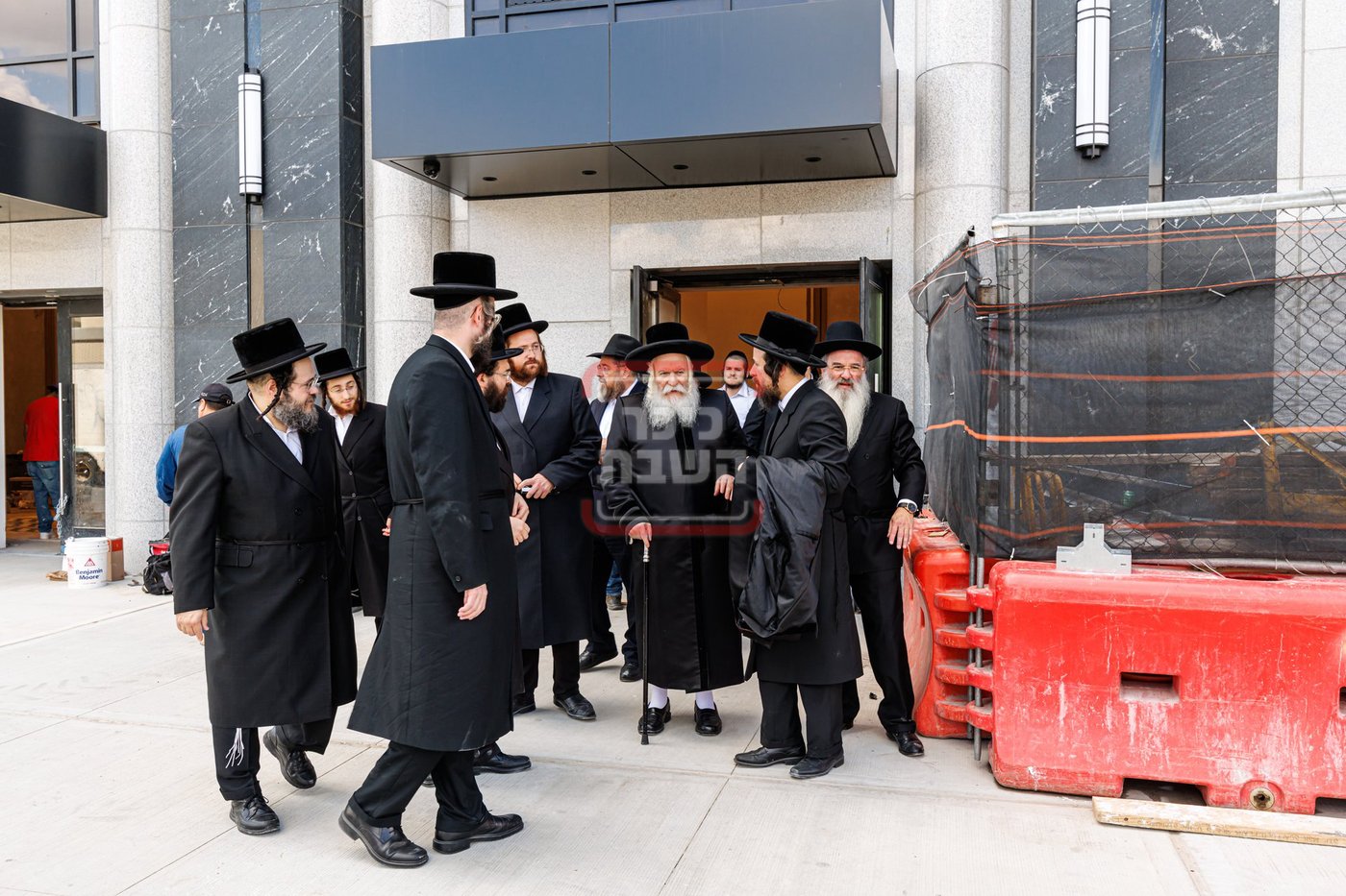 מעמד קביעת מזוזות באולם 'אהלי פרידא' ד'באבוב בב"פ 
