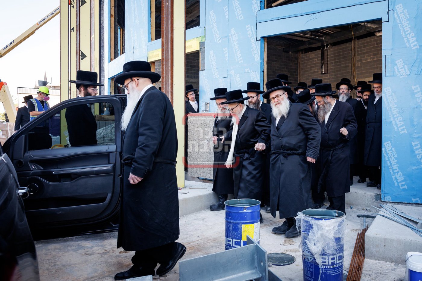 הנחת אבן הפינה למקווה הפרטית של האדמו"ר מסקווירא