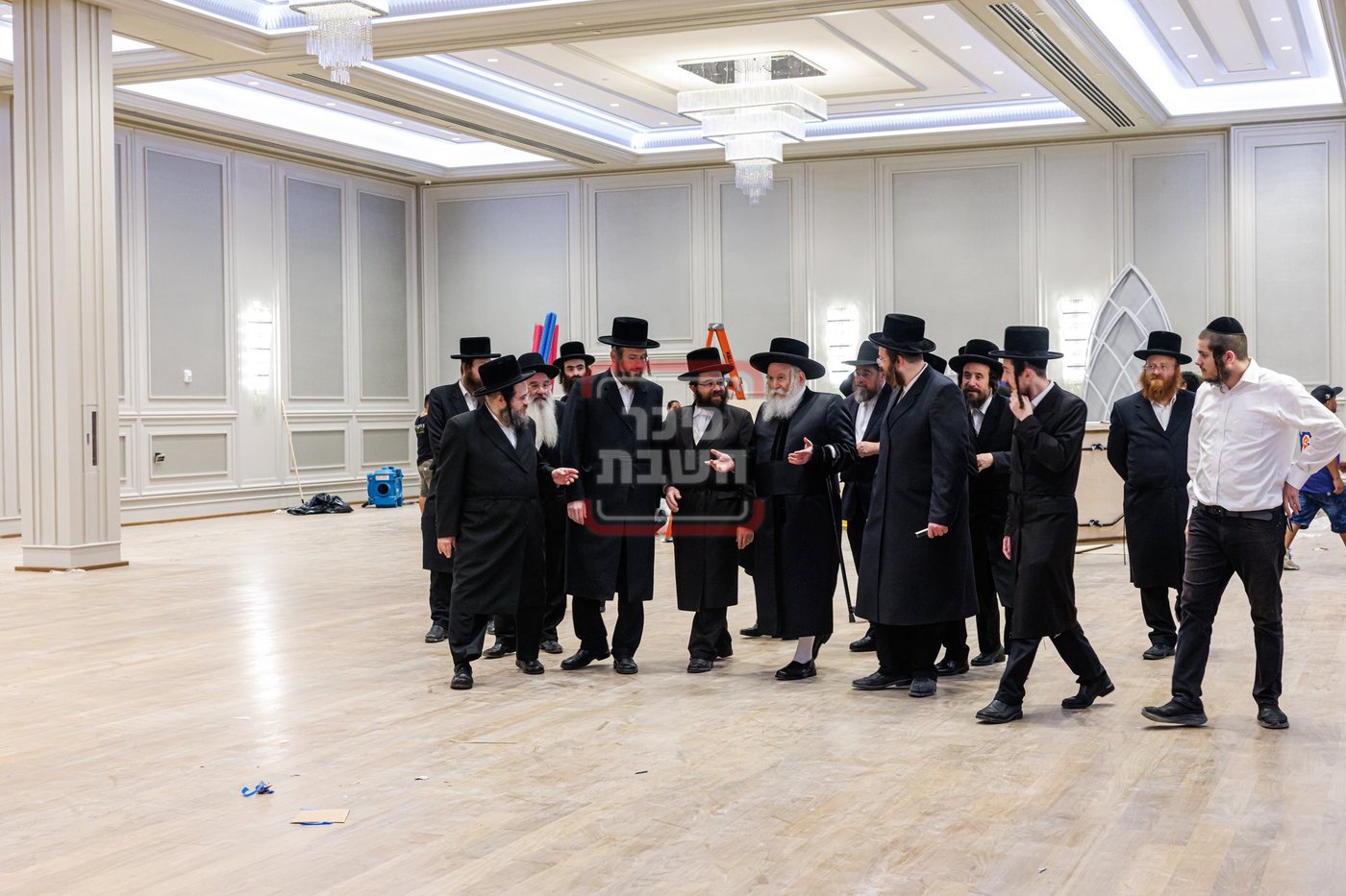 מעמד קביעת מזוזות באולם 'אהלי פרידא' ד'באבוב בב"פ 